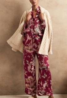 BANANA REPUBLIC Raspberry Printed Satin Long Sleeve Pajama Set Size M