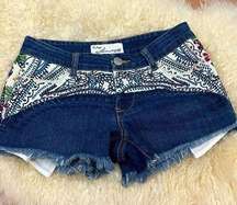 Vintage Havana Paisley / Floral Embroidered Frayed Denim Shorts 25