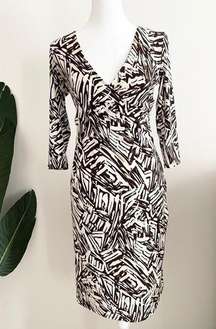 Joyce Leslie Printed Wrap Dress Size Small V Neck 3/4 Sleeve