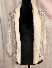 NWT Est 1946 eggshell 3/4 length lace blazer with gathered sleeves.