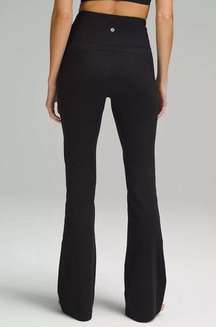 Groove Super-High-Rise Flared Pant Nulu
Regular