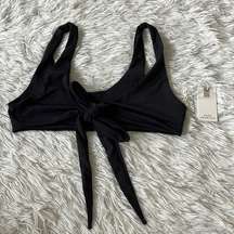 Good American Women’s ways to wear front tie bikini top in black size 3