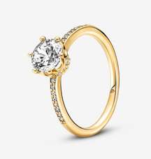 Clear Sparkling Crown Solitaire Ring