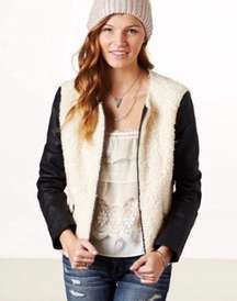 American Eagle Women’s Shearling/ faux Leather Jacket Size Small