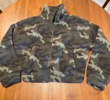 AE Camo Fleece Cropped Jacket 