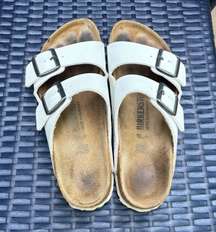 Sandal