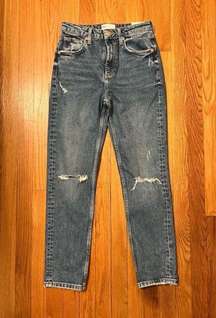 NWT  Slim Hi-Rise Ankle Length Distressed Jeans