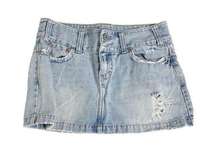 Women’s Denim Mini Skirt American Eagle Outfitters Size 4 Distressed Summer