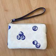 Corner Zip Wristlet In Signature Canvas	With Blueberry Print CR817