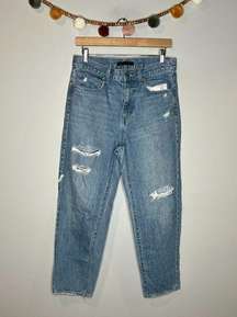 🌺 Uniqlo distressed straight leg jeans