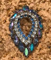 Sarah Covertry Vintage Blue Aurora Borealis Stones‎ on Silver Tone Brooch