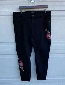 Celebrity Pink Women’s Jeans Pants Black Embroidered Mid Rise Ankle Skinny 20