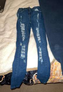 High Waisted Distressed Jeans 