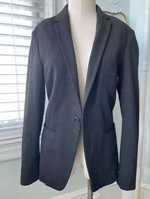 black small blazer single button