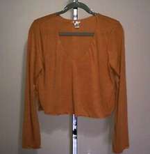 NWOT  Adorable Long Sleeve Crop Top Sz L