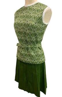 1960s Vntage Polyester Skirt Outfit Green White Sleeveless Mod Belt Pattern