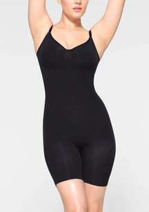 SKIMS mid thigh Seamless Sculpt bodysuit Black Onyx  size L/XL NEW