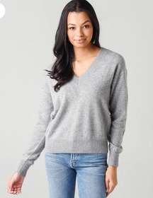 WHITE + WARREN
Women's Essential Cashmere V- Neck Sweater, Grey Heather XS