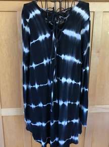 onetheland black tie dye criss cross tie back Top size medium