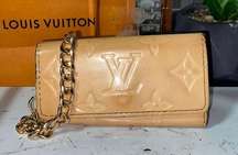 Authentic Louis Vuitton Vernis Key Case