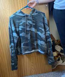 camo cropped sweatshirt