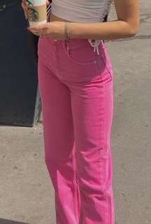 pink jeans size 2! Super comfy !! In amazing condition