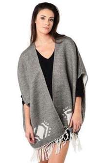 NWT Cupcakes & Cashmere Jordy Med Heather
Jacquard blanket poncho Retails $140