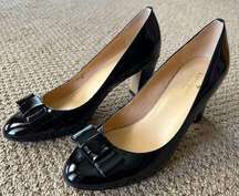 Bow Pumps in Black Patent Leather