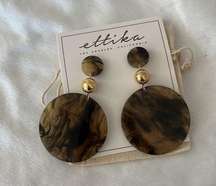 NWT Ettika Resin Drop Earrings