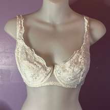 Frederick's  of Hollywood Rear Hook White Bra Size 34D