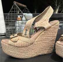 Steve Madden cork wedge. So versatile! So cute! Size 8 women’s