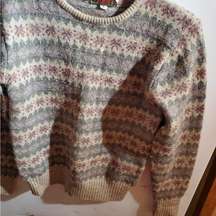 BOSTON traders, ladies size small new wool, sweaters, tan with green and Brown