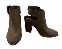 American Eagle chunky heel bootie