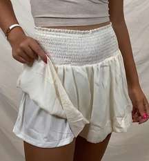 crème Smocked flowy shorts