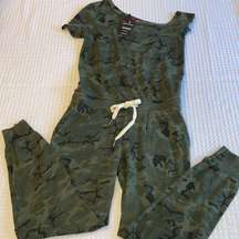 NEW! n:PHILANTHROPY Size XS Britton One-Shoulder Jumpsuit Green Black Camouflage