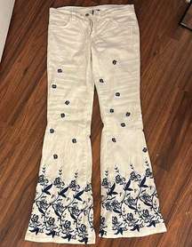 NWOT DOLCE & GABBANA Intricately Embroidered Womens Flare Jeans, Size 26