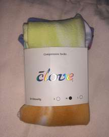 Clove Compression Scrub Socks 