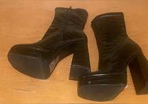 Ladies trendy platform boots size 8 excellent condition black faux crocodile