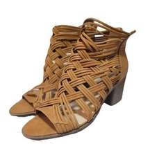 NWT Seven Dials size 8.5 woven sandals