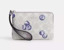 NWT COACH Corner Zip Wristlet In Signature Canvas With Blueberry Print CR817 $88
