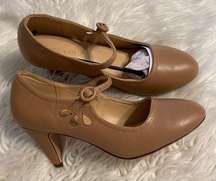 Chase + Chloe Women 👠 size 9 BNWOT color tan