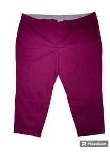 JCP Twill Capris (24W)