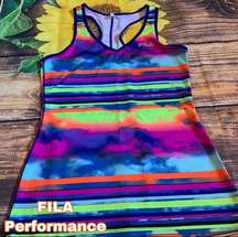 Fila Performance is m medium athletic top