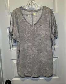 Xersion Grey Print V Neck Short Slit Tie Sleeve size 0X