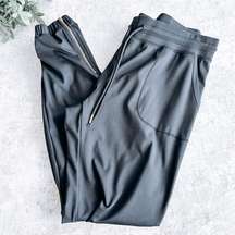 Zyia Black Peak Zipper Athletic Jogger Size Medium