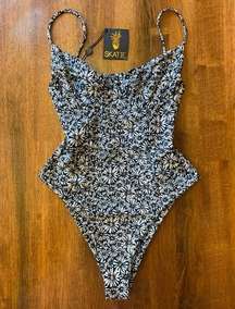 SKATIE Rachel Womens swimsuit one piece daisy floral bathing suit XS NWT