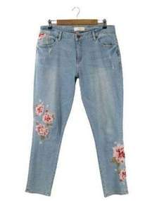 ✨Sundance Catalog Bohemian Primrose Fit Floral Embroidered Denim Jeans✨