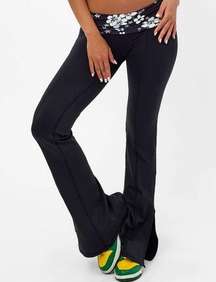 Frankie’s Zippy Flare Legging