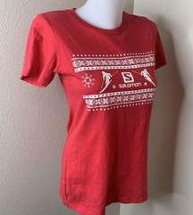 Next Level Women’s Size Medium M Red T-Shirt Snowflakes Skiers Ski