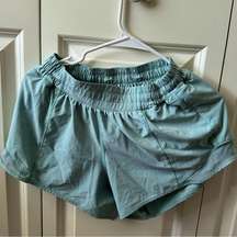 Mint Lululemon Hotty Hot shorts 4” Size: 6